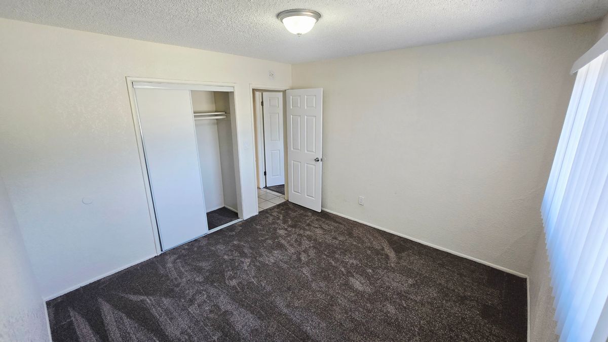 Building Photo - 1210 W Stoneridge Ct