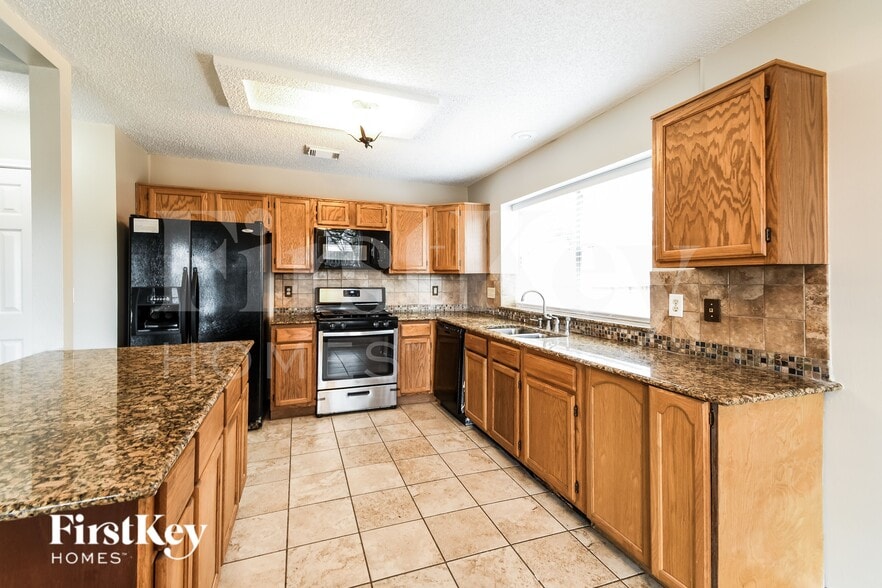 Building Photo - 5306 Spring Branch Dr