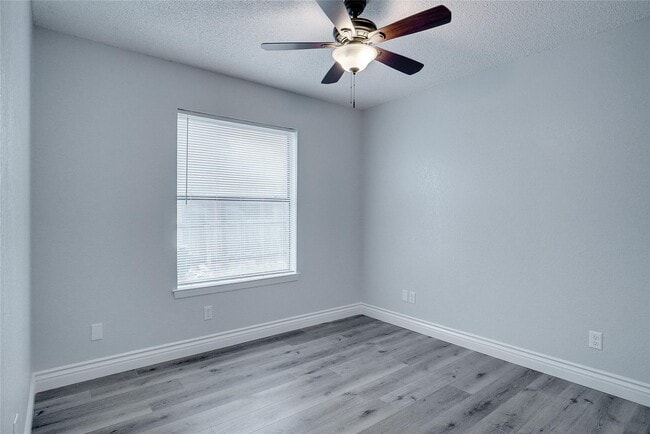 Building Photo - 1410 W Torrey St