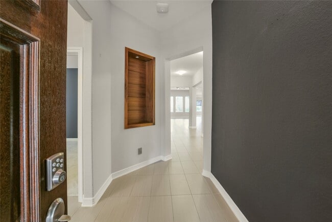 Building Photo - 10919 Walts Run Ln
