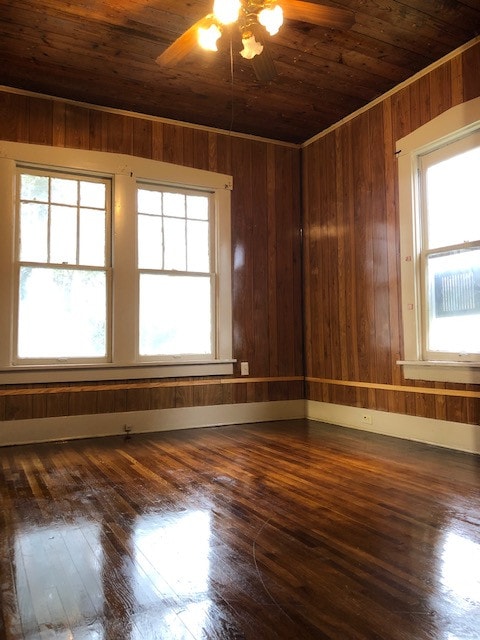 Primary Photo - 2404 Hawes St