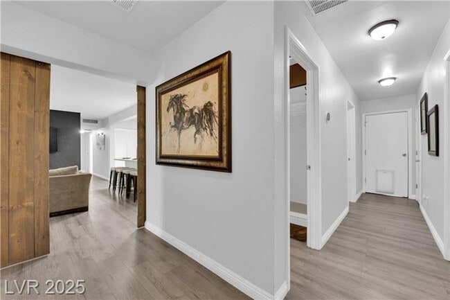 Building Photo - A Must See!! 5 bedroom 3.5 Bathroom home in Paradise