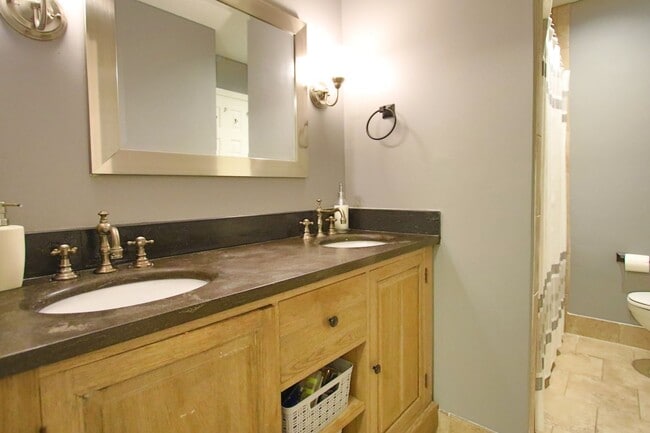 Building Photo - UPDATED CONDO IN THE HEART OF BRENTWOOD . . . PLUS AMENITIES!!!