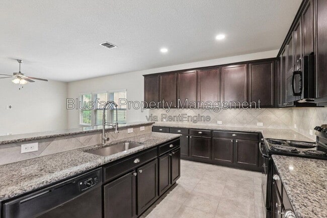 Building Photo - 1807 Golden Maple