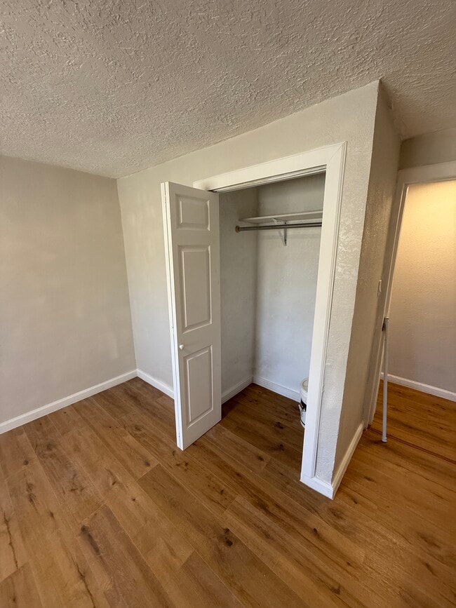 Building Photo - 37 La Ladera Rd