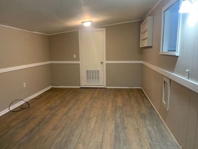 Building Photo - HOME SWEET HOME... Close to Barksdale Air Force Base