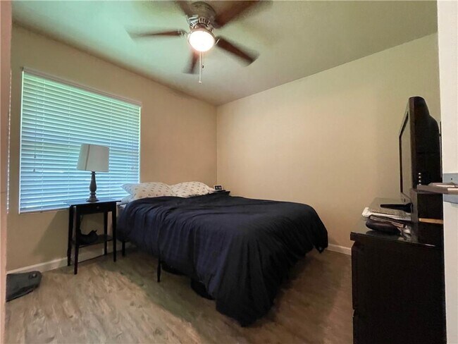 Building Photo - 7110 Whispering Winds Dr