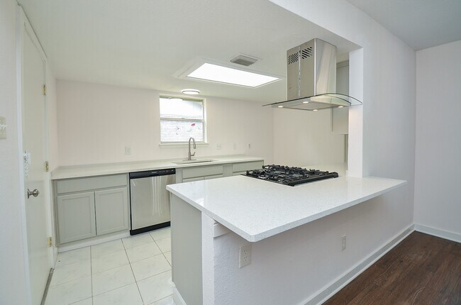 Building Photo - 3722 Brier Gardens Dr