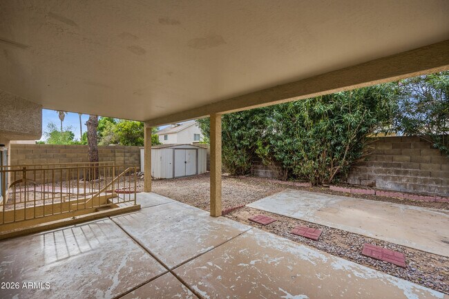 Building Photo - 5190 W Saragosa St
