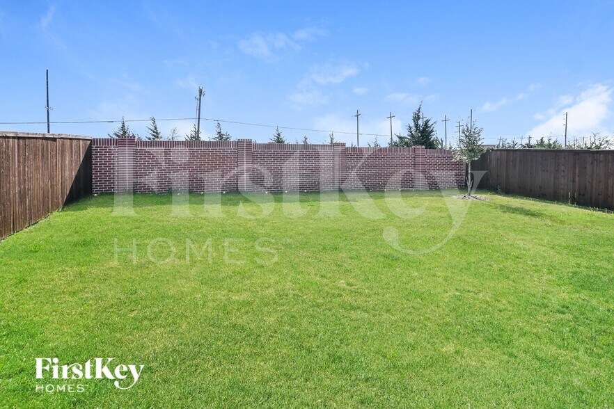 Building Photo - 808 Fredericktown Rd