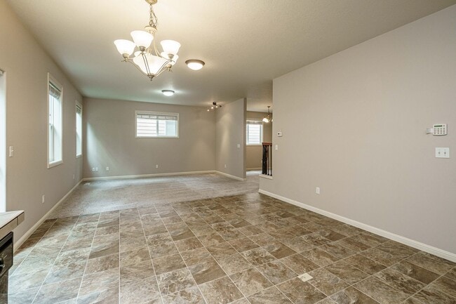 Building Photo - $500 Move In Special  4 Bedroom 2.5 Bath New Carpet and Fresh Paint