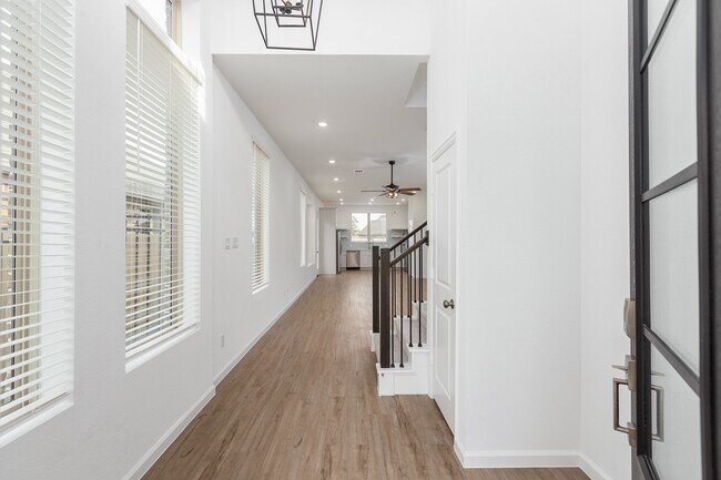 Building Photo - 4224 Waterlily Spg Wy