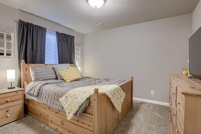 Building Photo - Hyda Hills Ranch For Rent Near Offutt AFB