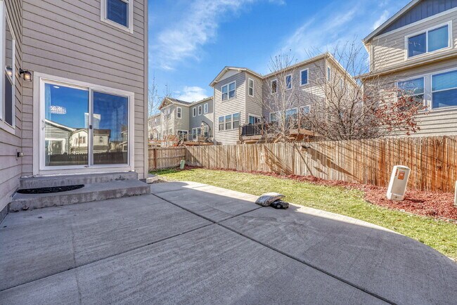 Building Photo - $2,950.00 - 3 Bedrooms, 2.5 Bathrooms, Single Family Home in Circle Rock with Cozy Fireplace!