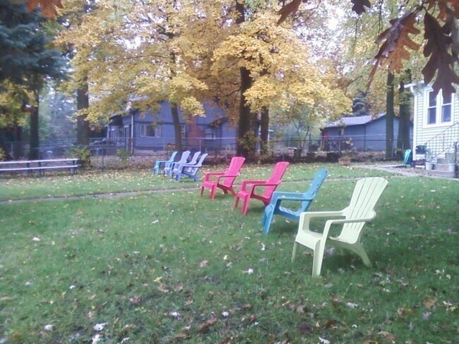 Live and vacation all year round - 34175 N Hainesville Rd