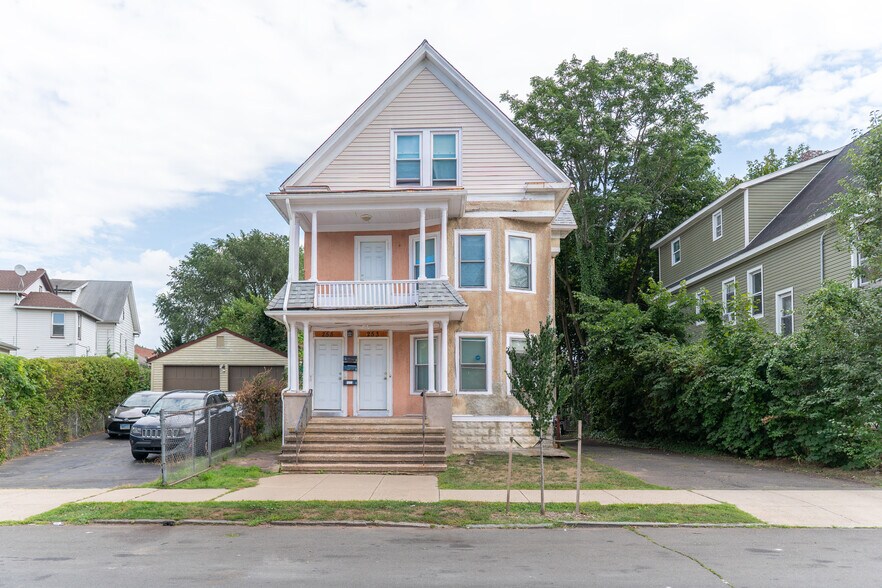 Building Photo - 255 County St