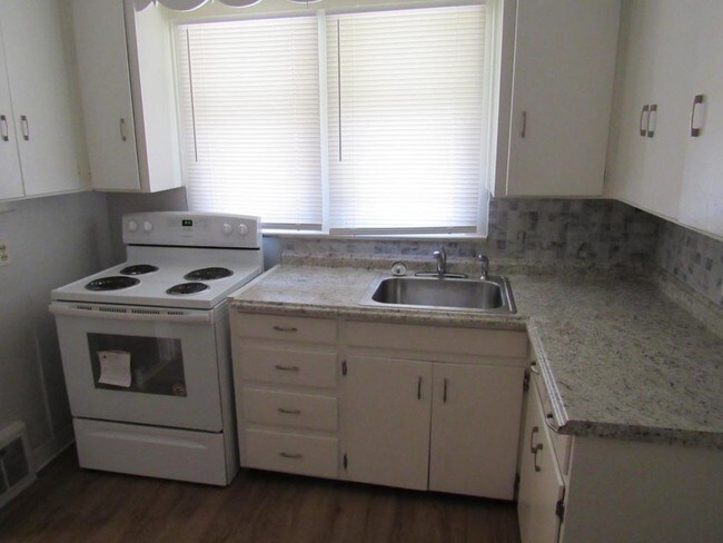Building Photo - 1214 West Waldo Avenue Unit#1