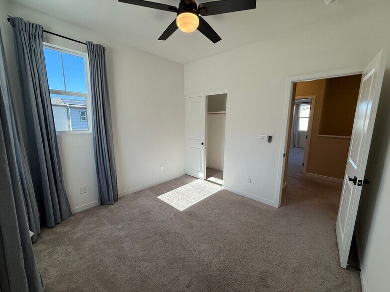 Building Photo - 4025 Spring Haven Ln