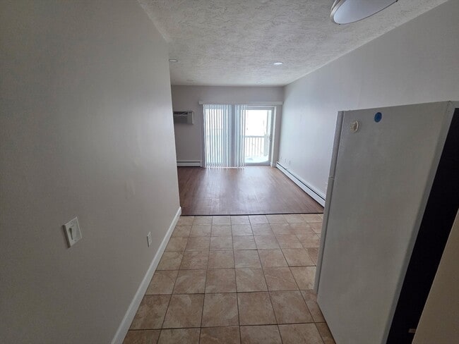 Building Photo - 25 Ekman St