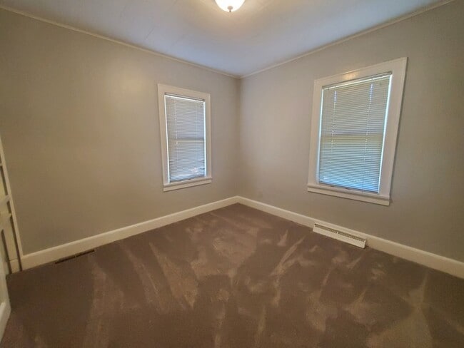 Building Photo - 1502 Cottonwood St