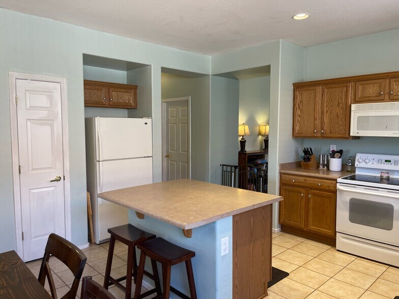 Building Photo - 39711 N Prairie Ln