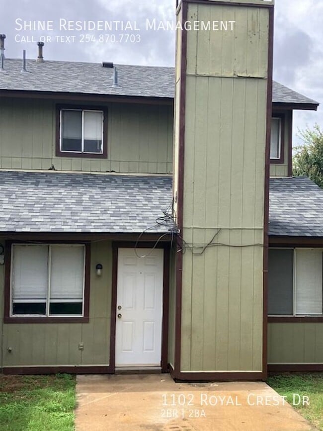 Building Photo - 1102 Royal Crest Dr