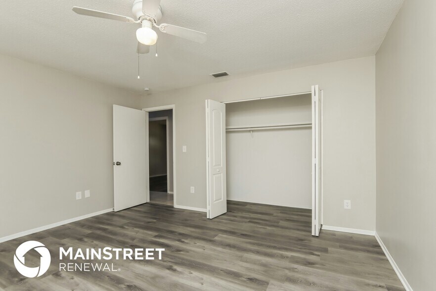 Building Photo - 839 Onyx Dr NE