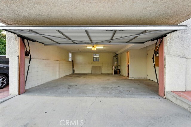 Building Photo - 10433 Plainview Ave