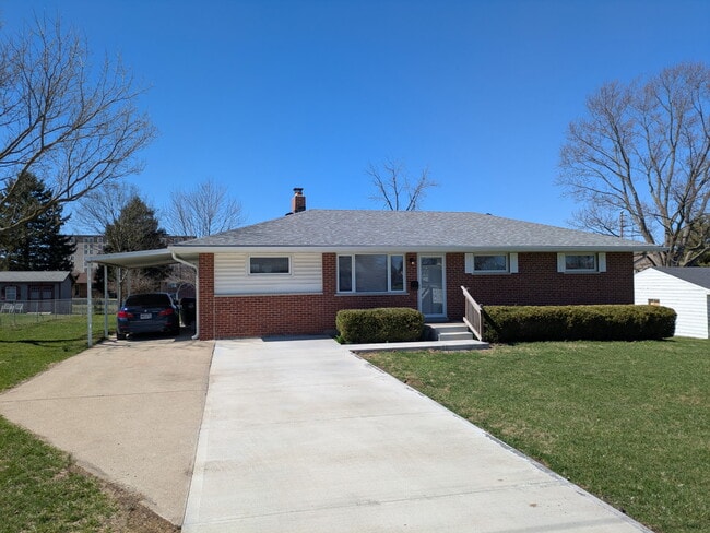 Building Photo - 11099 Woodward Ln