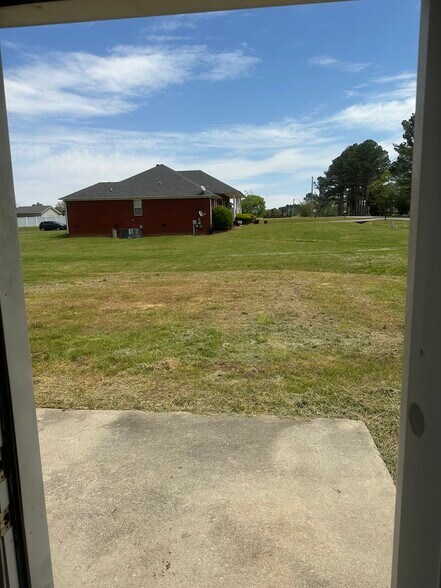Building Photo - 10435 Wall Triana Hwy