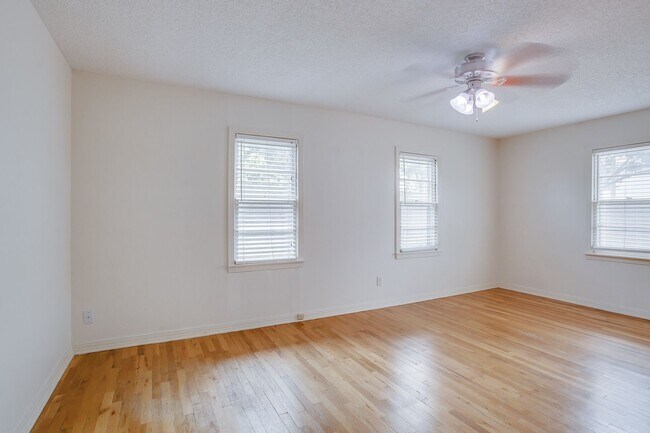 Building Photo - Pre Leasing for fall 2026! 2/1 in Tech Terrace