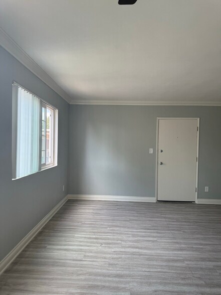 Building Photo - 8801 Owensmouth Ave