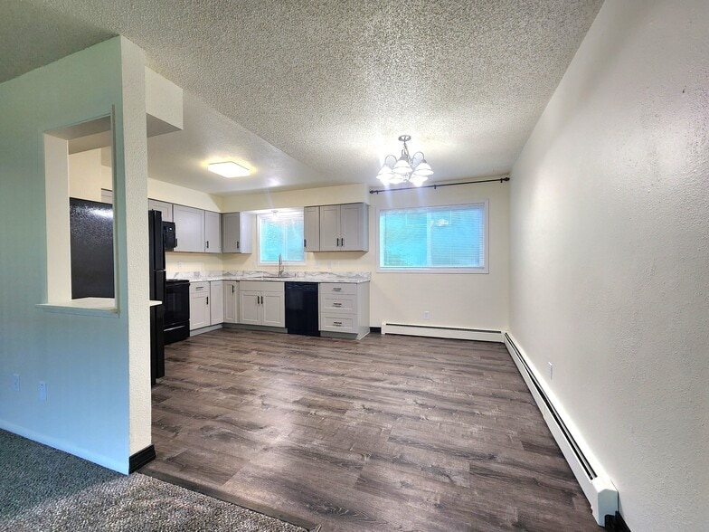 Kitchen - 4004 Cope St