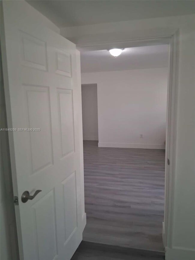 Building Photo - 400 NE 161st St