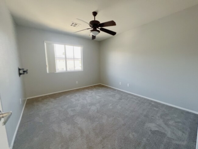 Building Photo - 4572 Yellow Harbor St