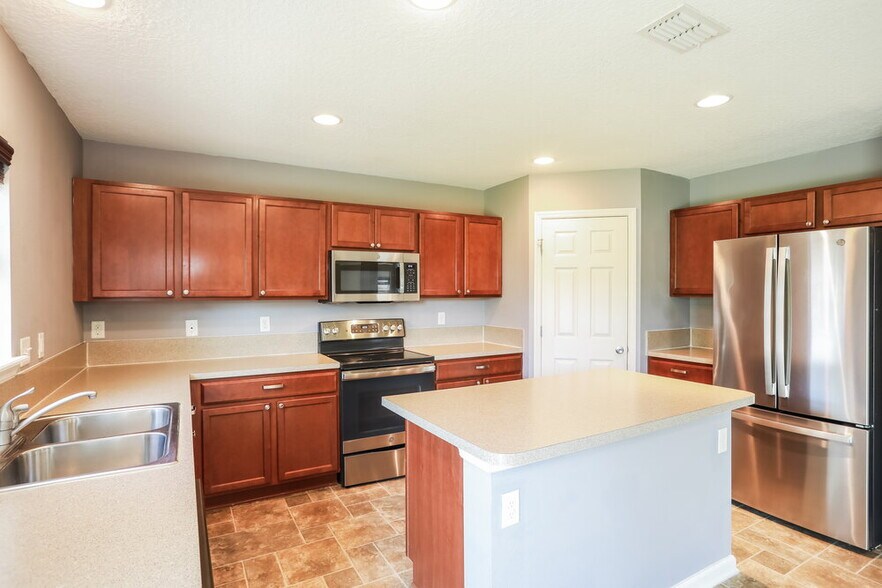 Building Photo - 7472 Mishkie Dr