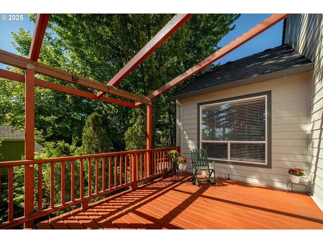 Building Photo - 5630 SW Kruse Ridge Dr