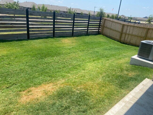 Building Photo - Home Sweet Home!