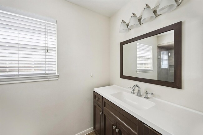 Building Photo - 5942 Portal Dr