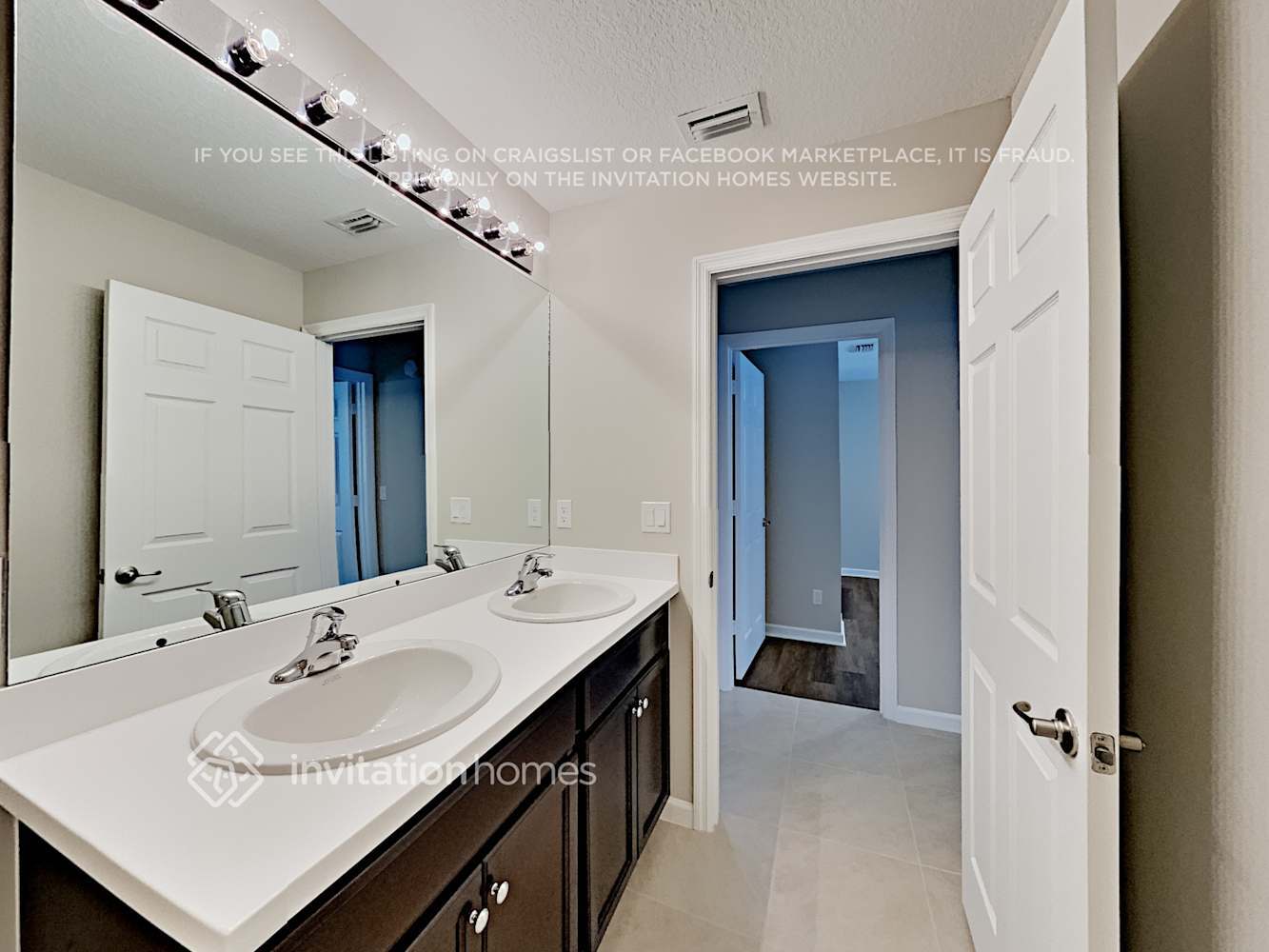 Building Photo - 347 NW Bayshore Blvd