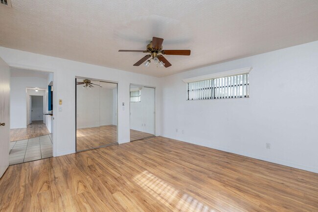 Building Photo - 662 NW Cardinal Dr