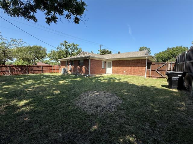 Building Photo - 3360 Caribbean Dr