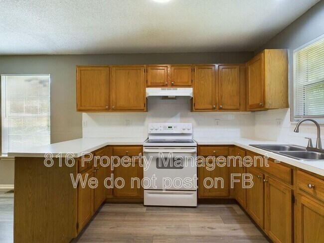 Building Photo - 2314-2316 Monroe Ave