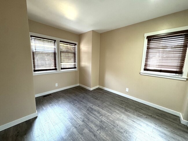 Building Photo - 3Bd/2.5Ba Seattle House