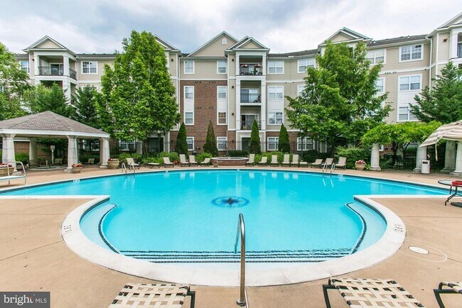 Building Photo - 12958 Centre Park Cir