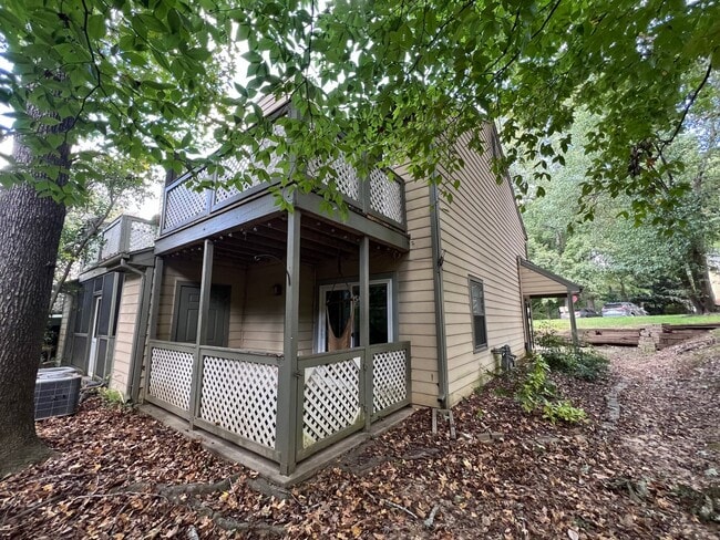 Building Photo - Charming Two-Story 2BD, 2.5BA Raleigh Town...
