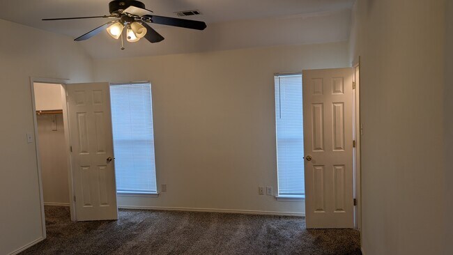 Building Photo - 7418 Fairfield Dr