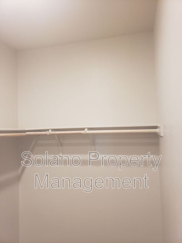 Building Photo - 2940 Sugar Pne St