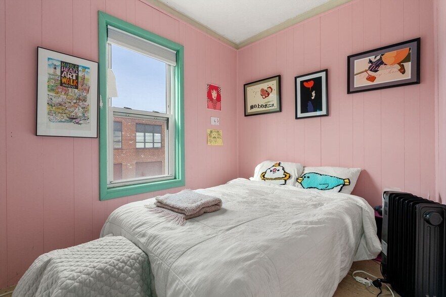 Building Photo - 7 Antwerp St