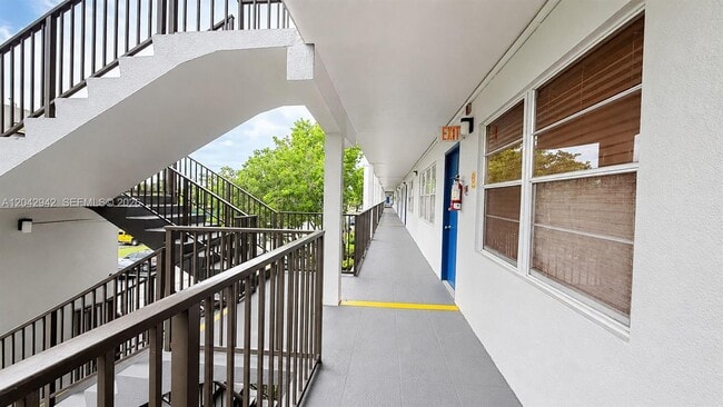 Building Photo - 301 SW 135th Ave